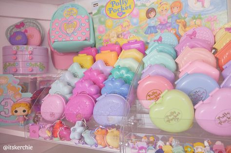 My Vintage 90s and Modern Polly Pocket Collection (Updated!) | 90s Vintage Toys | Kerchie Polly Pocket Display, 90s Toys Aesthetic, 90s Polly Pocket, Polly Pocket Aesthetic, Polly Pocket Collection, 90s Toys Nostalgia, Polly Pocket World, Polly Pocket Vintage, Aesthetic Toys