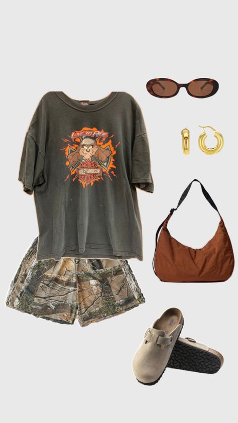 Summer Colorado Outfits Casual, New Mexico Travel Outfits, Summer In La Outfits, Moving Outfit, Hiking Date Outfit Summer, Campfloggnaw Outfits, Florida In December Outfits, Pottery Outfit Aesthetic, Michigan Summer Outfits