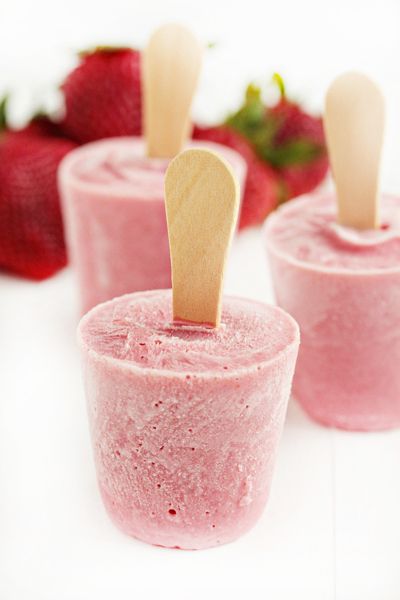 Strawberry Ricotta Popsicles Cherry Popsicles, Fruit Strawberry, Fresh Fruit Recipes, British Family, Ice Cream Popsicles, Popsicle Recipes, Icing Sugar, Ice Pops, Summer Inspo