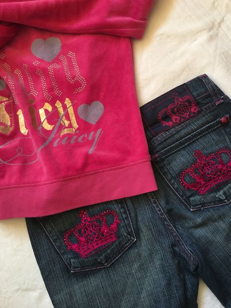 Juicy Couture Jeans, Holy Girl, Mcbling Fashion, Couture Jeans, 2000s Outfits, Pink Aura, Y2k Pink, Thrift Finds, Winter Fits