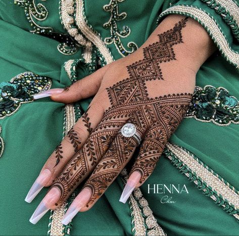 Bride Henna, Indian Henna Designs, Moroccan Henna, Henna Style Tattoos, Jagua Henna, Arabic Henna Designs, Floral Henna Designs, Eid Mehndi Designs, Henna Tattoo Hand