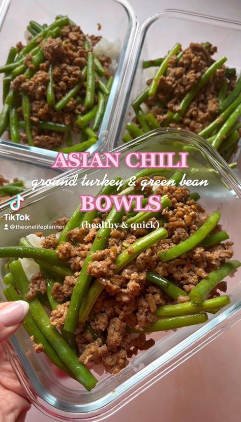 ASIAN CHILI GROUND TURKEY & GREEN BEAN BOWLS - theonelifeplanner.com Hello Fresh Asian Recipes, Ground Turkey And Green Beans Recipes, Healthy Ground Chicken Chili, Chili Ground Turkey, Things To Meal Prep, Bean Bowls, Turkey And Green Beans, Asian Chili, Asian Green Beans