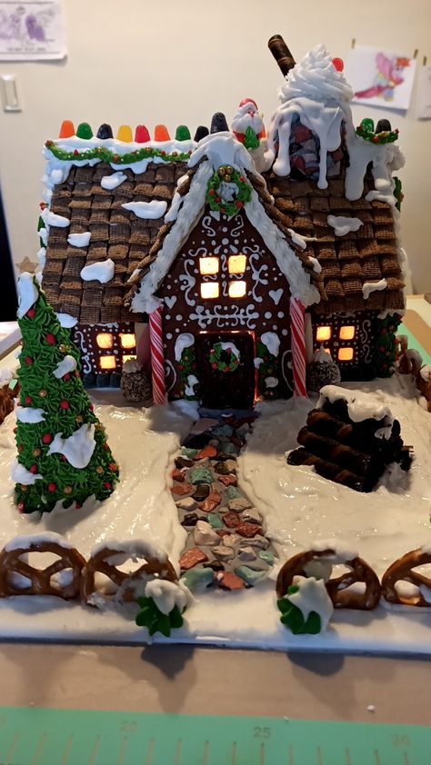 Gingerbread Chimney Ideas, Chimney Ideas, Gingerbread Competition, Homemade Gingerbread House, Homemade Gingerbread, Houses Ideas, Christmas Gingerbread House, Gingerbread Houses, Christmas Gingerbread