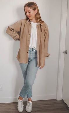 Travel Outfits Minimalist, Fall Photographer Outfit, Midsize Womens Fashion, Minimalist Thrift Fashion, Everyday Style School With Jen, Modern Millenial Fashion, Social Worker Outfits Casual, Neutral Casual Outfits Simple, Minimal Comfy Outfit