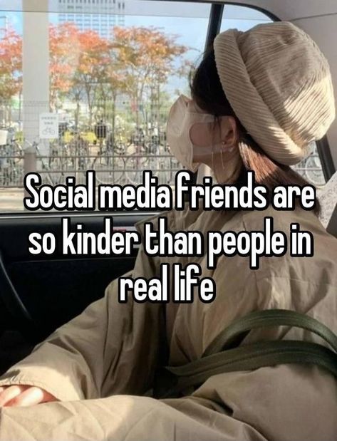 Whisper About Friends, Online Friendship Aesthetic, Online Friends Quotes, Lyra Core, Online Friends Aesthetic, Therapy Friend, Friend Drama, Friends Whisper, Annoying Friends