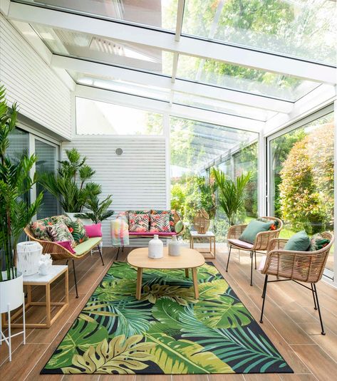 15 Placid Tropical Sunroom Ideas Perfect For Any Season Tropical Porch Ideas, Modern Sunroom, Sunroom Decor, Small Sunroom, Sunroom Furniture, Tropical Interior, Sunroom Decorating, Popular Interior Design, Sunroom Designs