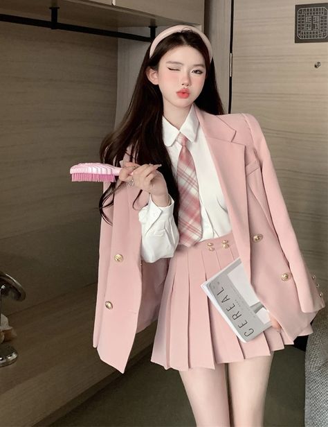 Korean School Outfits, Skirt Uniform, Korean Fashion Women Dresses, Cute Korean Outfits, Japanese Student, Pink Jacket Blazer, Mini Pleated Skirt, Fashion Illustrations Techniques, Outfit Korean