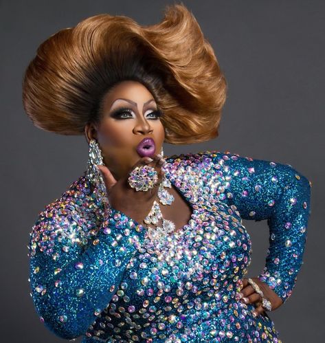 Why Drag Race Alum Latrice Royale Will Jazz You to Tears Princesa Clash Royale, Latrice Royale, Royal Blue Wedding Theme, Best Drag Queens, Rupaul Drag Queen, Drag King, Editor In Chief, Royal Blue Wedding, World Of Wonder