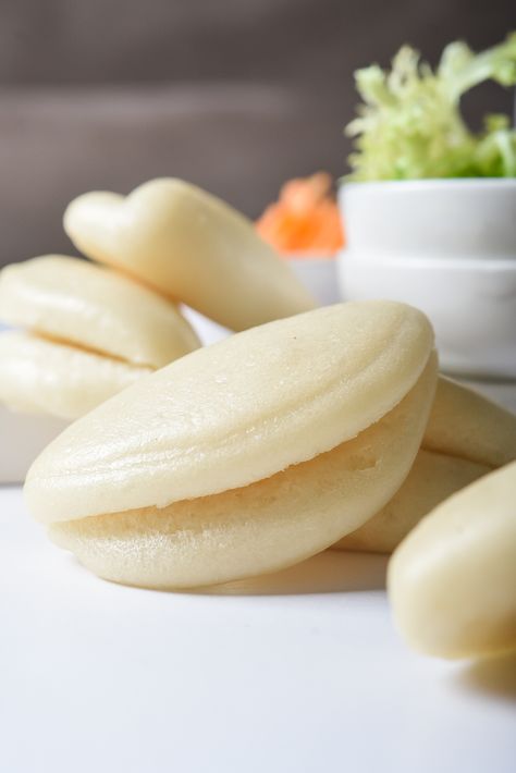 Mini Bao Buns, Sourdough Bao Buns, Bow Buns Recipe, Easy Bao Buns Recipe, Boa Buns Recipe, Bao Buns Recipe, Bun Bow, Mini Bun, Different Types Of Bread