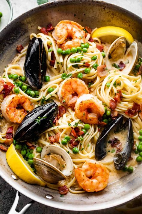 Seafood Pasta Sauce, Creamy Seafood Pasta, Mussels Pasta, Seafood Linguine, Creamy Seafood, Linguine Recipes, Pizza Roll, Mussels Recipe, Seafood Pasta Recipes