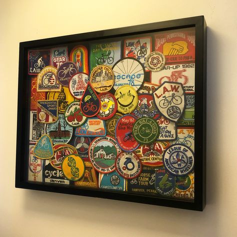 Always looking for ways to display family items - patches in a shadow box. Patch Shadow Box Display, Badge Collection Display, Patch Display Ideas Wall Hangings, Displaying Patches, Patch Collection Display Ideas, Camping Patches Display, Display Ideas For Collectables, Display Patches Ideas, Patches Display Ideas