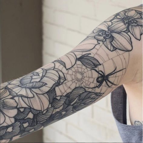 Tattoos Spider Web, Tattoos Spider, Spider Web Tattoo, Tattoo Floral, Tattoo Filler, Web Tattoo, Witch Tattoo, Floral Tattoo Sleeve, Different Tattoos