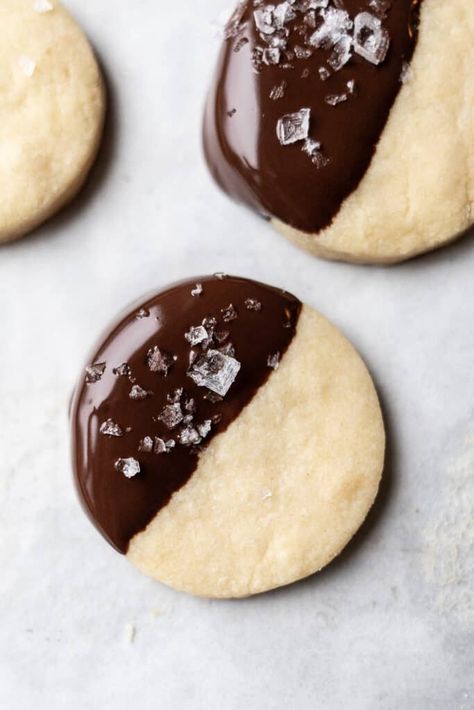 Chocolate Dipped Shortbread Cookies, Dipped Shortbread Cookies, Chocolate Dipped Shortbread, Female Foodie, Baked Dips, Chocolate Shortbread Cookies, Chocolate Dipped Cookies, Cookies With Chocolate, Dipped Cookies