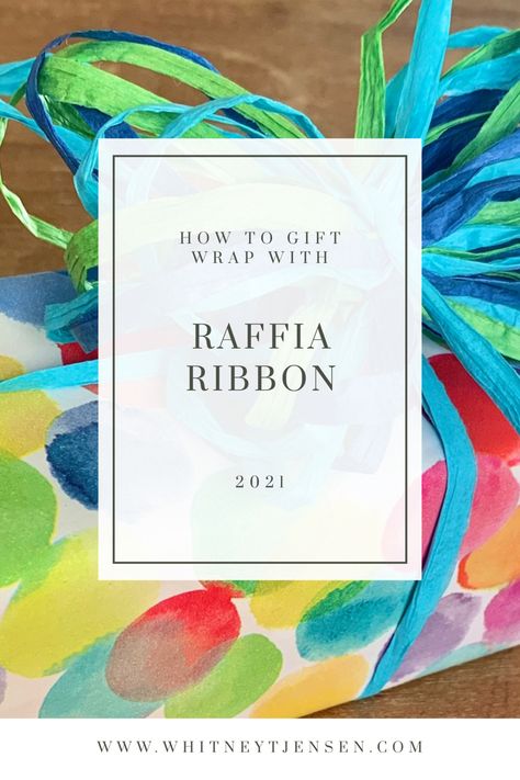 Gift Wrapping With Raffia, Raffia Ribbon Bow, How To Use Raffia Ribbon, Raffia Gift Wrapping Ideas, Raffia Bows On Presents, Raffia Ribbon Ideas, Raffia Bows How To Make, Bows For Presents, Wrapping Paper Bows