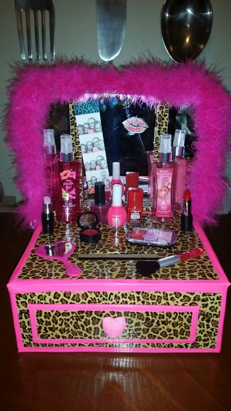 Valentines Box Vanity, Makeup Vanity Valentine Box Ideas, Makeup Valentine Box Ideas, Vanity Valentine Box Ideas, Girly Valentine Box Ideas, Vanity Valentines Boxes, Barbie Valentine Box Ideas, Valentine Day Boxes For Girls Diy, Girly Vanity