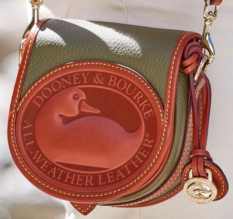 Duck Bag, Dooney & Bourke Bag, Authentic Bags, Handbag Outfit, Stylish Handbags, Luxury Purses, Quality Handbags, Dooney And Bourke, Dooney Bourke Handbags