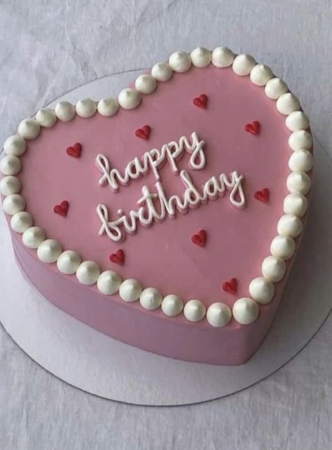 Love Heart Birthday Cake, Birthday Cakes 18th Girl, Birthday Cake Heart Shape, Heart Shape Cake Designs, Heart Shaped Cakes Birthday, Cute Heart Cake, Girly Birthday Cake, Shaped Birthday Cake, Heart Shaped Birthday Cake