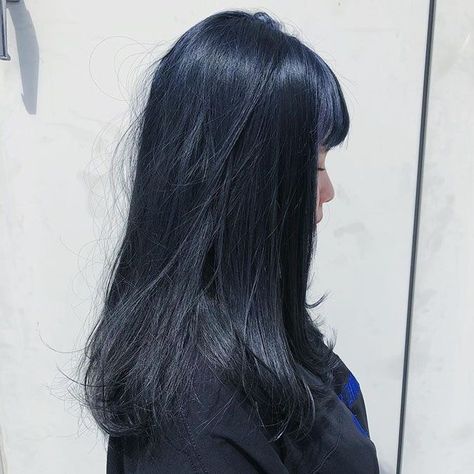 Midnight Blue Curly Hair, Dark Blue Dyed Hair, Dark Midnight Blue Hair, Dark Blue Hair Dye, Stylist Aesthetic, Dream Piercings, Midnight Blue Hair, Blue Hair Aesthetic, Academy Aesthetic