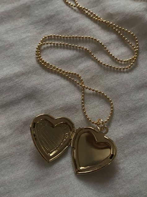 Locket Tattoos, Necklace Drawing, Necklace Tattoo, Gold Heart Locket, Online Quiz, Aesthetic Board, Heart Locket Necklace, Generate Leads, Gold Locket