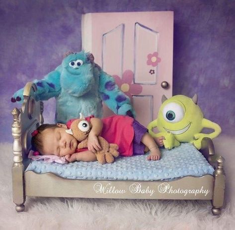 Up Newborn Pictures, Disney Newborn Photography, Monsters Inc Photo Shoot, Disney Newborn Pictures, Disney Baby Photoshoot, Photoshoot Ideas Baby, Monsters Inc Baby, Foto Newborn, Newborn Baby Photoshoot