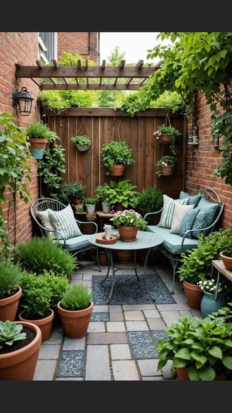 Tiny Backyard, Courtyard Gardens, Small Courtyard Gardens, Side Yards, Courtyard Gardens Design, Small Patio Garden, Small Courtyards, Small Backyard Gardens, Vertical Gardens