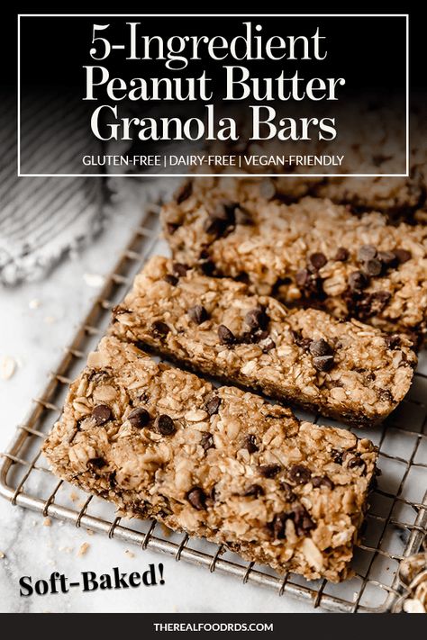 5-Ingredient Peanut Butter Granola Bars - The Real Food Dietitians High Protein Kids Snacks, Granola Maison Healthy, Healthy Peanut Butter Granola, Easy Homemade Granola Bars, Energy Bars Healthy, Peanut Butter Granola Bars, Homemade Granola Bars Healthy, Real Food Dietitians, Chocolate Chip Granola Bars