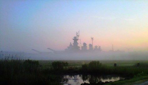 North Carolina in fog. Battleship North Carolina, Uss North Carolina, Military Images, Go Navy, Human Rights Watch, Vintage Boats, Chrysler Building, Sports Memes, Wilmington Nc