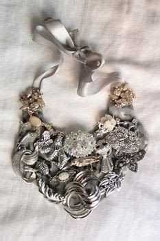 Diy Statement Necklace, Junk Jewelry, Vintage Jewelry Crafts, Repurposed Jewelry, Assemblage Jewelry, Recycled Jewelry, Bib Necklaces, Upcycled Jewelry, Jewelry Repair