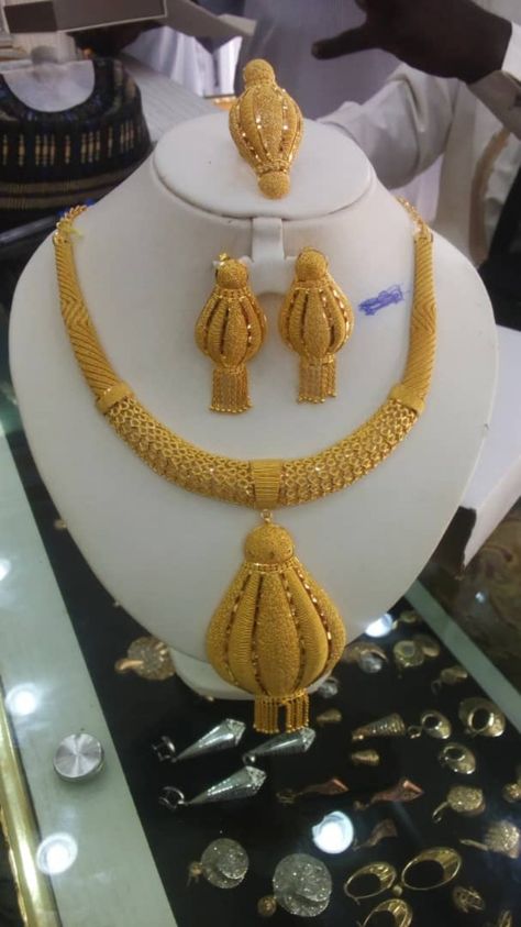 21.carat Dubai Gold  hit me up on my whatsapp number +2348096454475,or call +2348033794150 Neklesh Design, Indian Gold Jewelry, Dubai Gold Jewelry, Bridal Jewelry Sets Brides, Gold Jewels Design, Bridal Jewellery Design, Gold Necklace Indian Bridal Jewelry, Gold Jewelry Stores, Gold Jewelry Sets