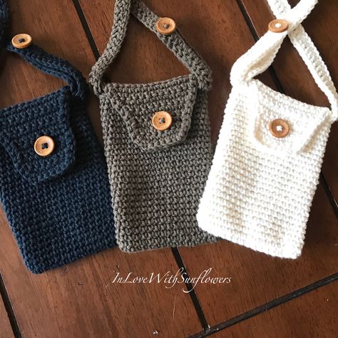 Perfect size to carry your cell phone 📱 Crocheted Purses, Crochet Phone Cover, Pochette Portable, Crochet Phone Cases, Crochet Mobile, Cell Phone Pouch, Crochet Pouch, Potli Bags, Crochet Purse