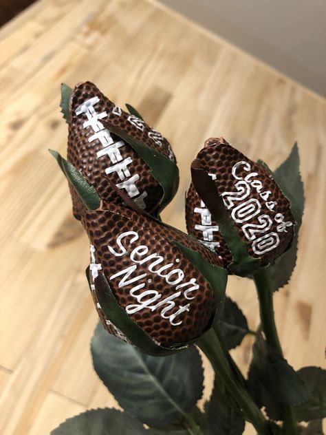 Football Boyfriend Gifts, Senior Football Gifts, Football Gift Baskets, Football Locker Decorations, Senior Night Football, Football Treats, Basketball Senior Night, Football Banquet, Football Coach Gifts