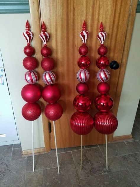 Christmas Topiary, Christmas Decorations Diy Outdoor, Diy Christmas Decorations Easy, Red And Silver, Xmas Diy, Holiday Crafts Christmas, Outdoor Decorations, Christmas Porch, Christmas Deco