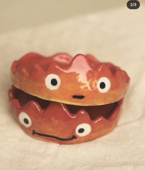 Howls Moving Castle Clay Ideas, Clay Crafts Studio Ghibli, Calcifer Clay Tray, Howls Moving Castle Diy Ideas, Pottery Studio Ghibli, Calcifer Ashtray, Ceramic Calcifer, Howls Moving Castle Clay Art, Calcifer Clay Art