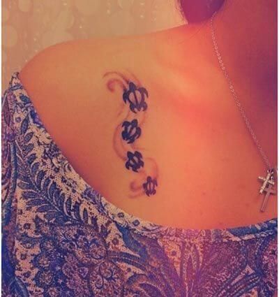 15+ Amazing Turtle Family Tattoo Designs | PetPress Turtle Tattoo Designs, Trending Tattoo, Family Tattoo Designs, Family Tattoo, Meaningful Tattoos For Women, Hawaiian Tattoo, Small Meaningful Tattoos, Turtle Tattoo, Arrow Tattoos