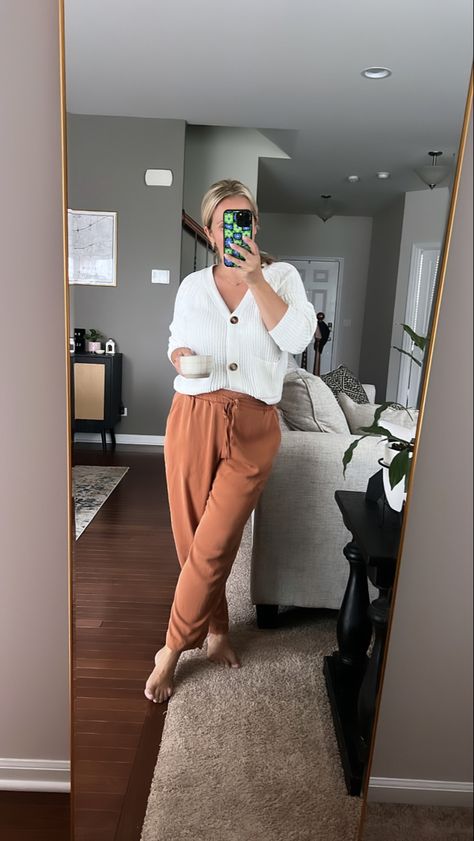 Cute And Comfy Work From Home Outfits, Work From Home Fits, Work From Home Style Outfits, Classy Work From Home Outfit, Modern Mom Outfits Winter, Old Navy Summer 2024 Outfits, Fall Work From Home Outfits, Summer Work From Home Outfits, Casual Work From Home Outfits