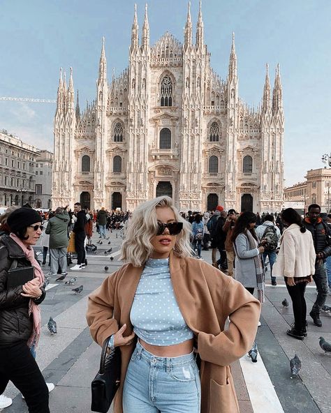 cd0dce8fca267bf1fb86cf43e18d5598desc42844177ri Milan Instagram, Milan Outfits, Rome Outfits, Laura Jade Stone, Milan Travel, Summer Presets, Italy Pictures, Italy Outfits, Italy Photo