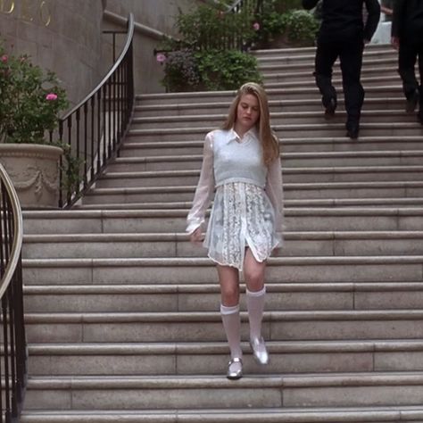 Cher Outfits Clueless, Clueless Outfits Inspiration, Cher Horowitz Outfit, Cher Clueless Outfit, Cher Outfit, Shmi Skywalker, Burgundy Shift Dress, Cher Outfits, Alaia Dress