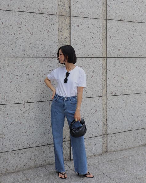 White T- shirt and blue jeans for a comfy weekend. #nagoesaround | Instagram White Tee Blue Jeans Outfit, Blue Jeans Outfit, Minimalist Outfits, Easy Outfits, Blue Jean Outfits, Instagram White, White Tee Shirts, October 21, Light Blue Jeans