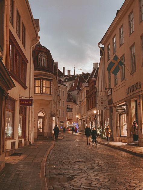 Aesthetic tallinn old town pretty Europe 1800s Aesthetic, Old Streets Aesthetic, Old City Architecture, Rustic City Aesthetic, Europe Town Aesthetic, Old French Town Aesthetic, Victorian Town Aesthetic, Italy Town Aesthetic, Old Cities Aesthetic