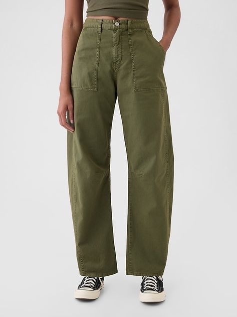 Utility Pants Outfit, Art Teacher Outfits, Barrel Pants, Casual Trendy Outfits, Minimalistic Outfits, Olive Pants, Carhartt Womens, Water Retention, Soil Health