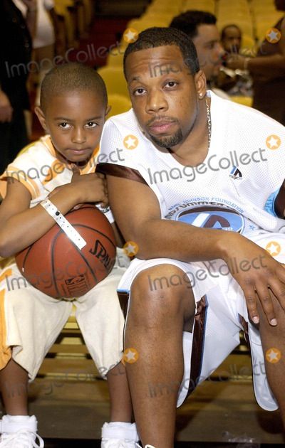 In 2004 Michael Bivins and His Son. Michael Bivins, Ralph Tresvant, Family Over Everything, Inglewood California, Celebrity Families, Celebrity Photo, Basketball Game, New Kids On The Block, We Are Family