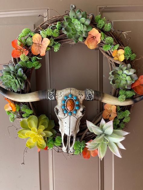 Southwest Wreath Ideas, Southwest Wreath, Southwest Vibes, Desert Southwest, Steer Skull, Desert Flowers, Southwest Desert, Autumn Decor, Wreath Ideas