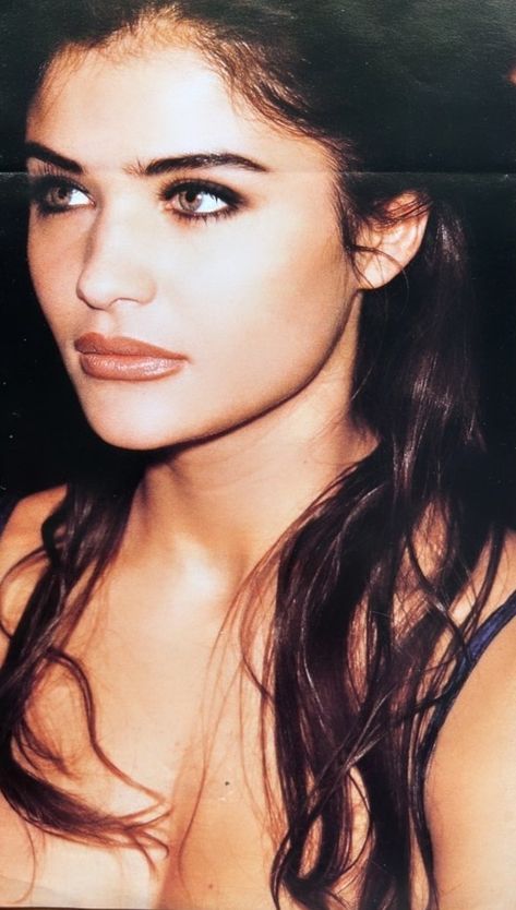 Helena Christensen Makeup, Helena Christensen Hair, Helena Christensen 90s, Helena Christensen Style, 90s Super Model, Supermodel Hair, 90s Versace, 90s Women, I'm Sick