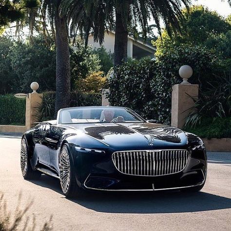 Mercedes Maybach Black, Maybach Black, Lamborghini Vision Gt, Aesthetic Beautiful Wallpaper, Prom Car, Maybach Car, Mercedes Sport, Mercedes Interior, Luxury Car Garage