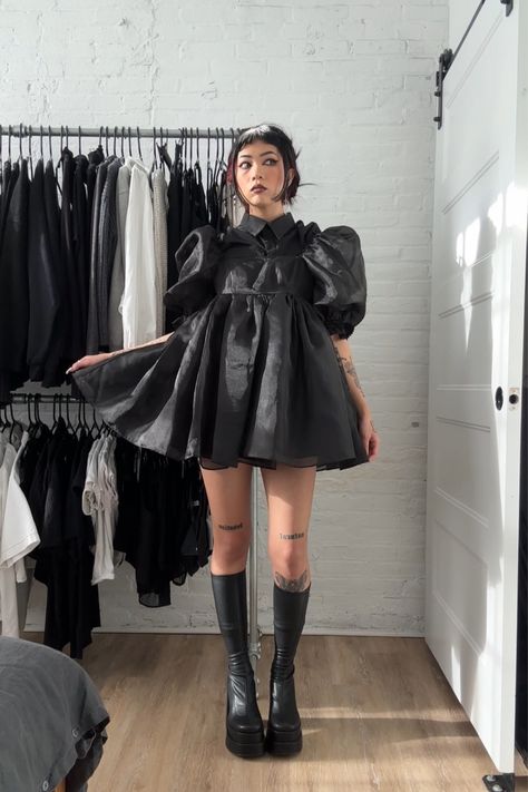 Black Puff Dress Outfit, Black Selkie Dress, Dark Balletcore Outfits, Doll Style Outfits, Puff Dress Outfit, Best Costume Ideas, Alt Dress, Babydoll Dress Outfit, Asymmetrical Outfit