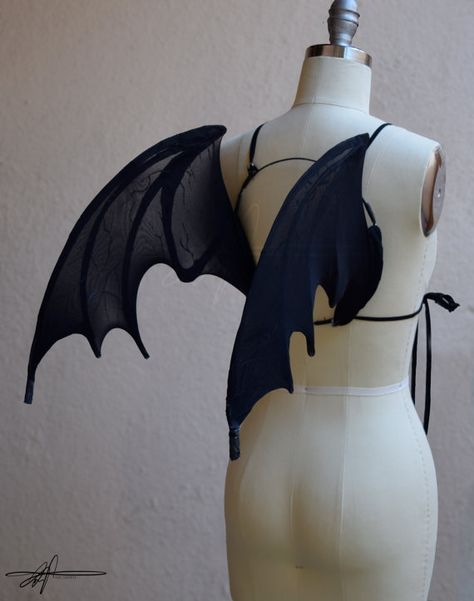 Custom Bat Wings Backpack Wings Backpack, Demon Dragon, Bat Costume, Dragon Costume, Cosplay Tutorial, Wings Costume, Cosplay Diy, Character Outfits, Bat Wings