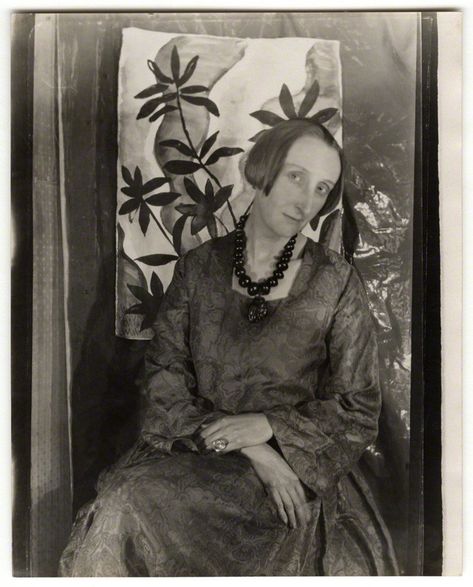 Edith Sitwell, English Fashion, 9 December, Cecil Beaton, Women Writers, Bad Picture, Annie Leibovitz, Multiple Exposure, Women's History