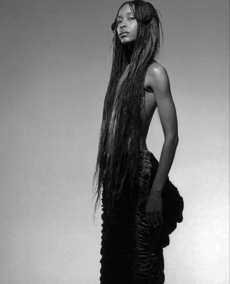 Erykah Badu Body, Iconic Hairstyles, The Archivist, Editorial Hair, Erykah Badu, Defying Gravity, Black Photography, Micro Braids, Super Long Hair