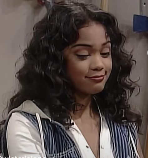 80s Curly Hairstyles Black Women, Ashley Banks Pfp, Ashley Banks Hairstyles, Ashley Banks 90s, Ashley Banks Hair, Ashley Banks Aesthetic, Reagan Gomez 90s, Tatyana Ali 90s, 80s Hairstyles Black Women