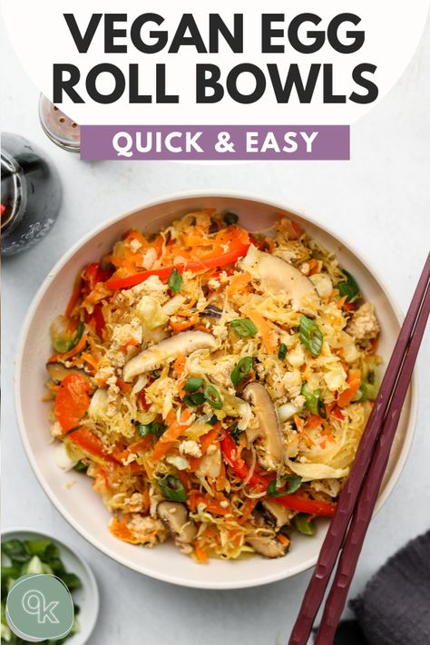 This Vegan Egg Roll in a Bowl is the perfect quick and easy weeknight dinner loaded with vegetables, textures and flavours! A classic take-out meal made healthy with a gluten free option. Egg Roll Bowls, Healthy Egg Rolls, Okonomi Kitchen, Vegan Egg Rolls, Eggroll In A Bowl, Egg Roll In A Bowl, Vegan Egg, One Skillet Meals, Vegan Asian